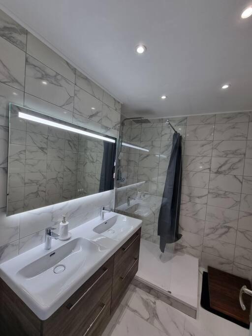 Appartement Vue Mer Avec Parking Gratuit Sur Place Bastia  Esterno foto